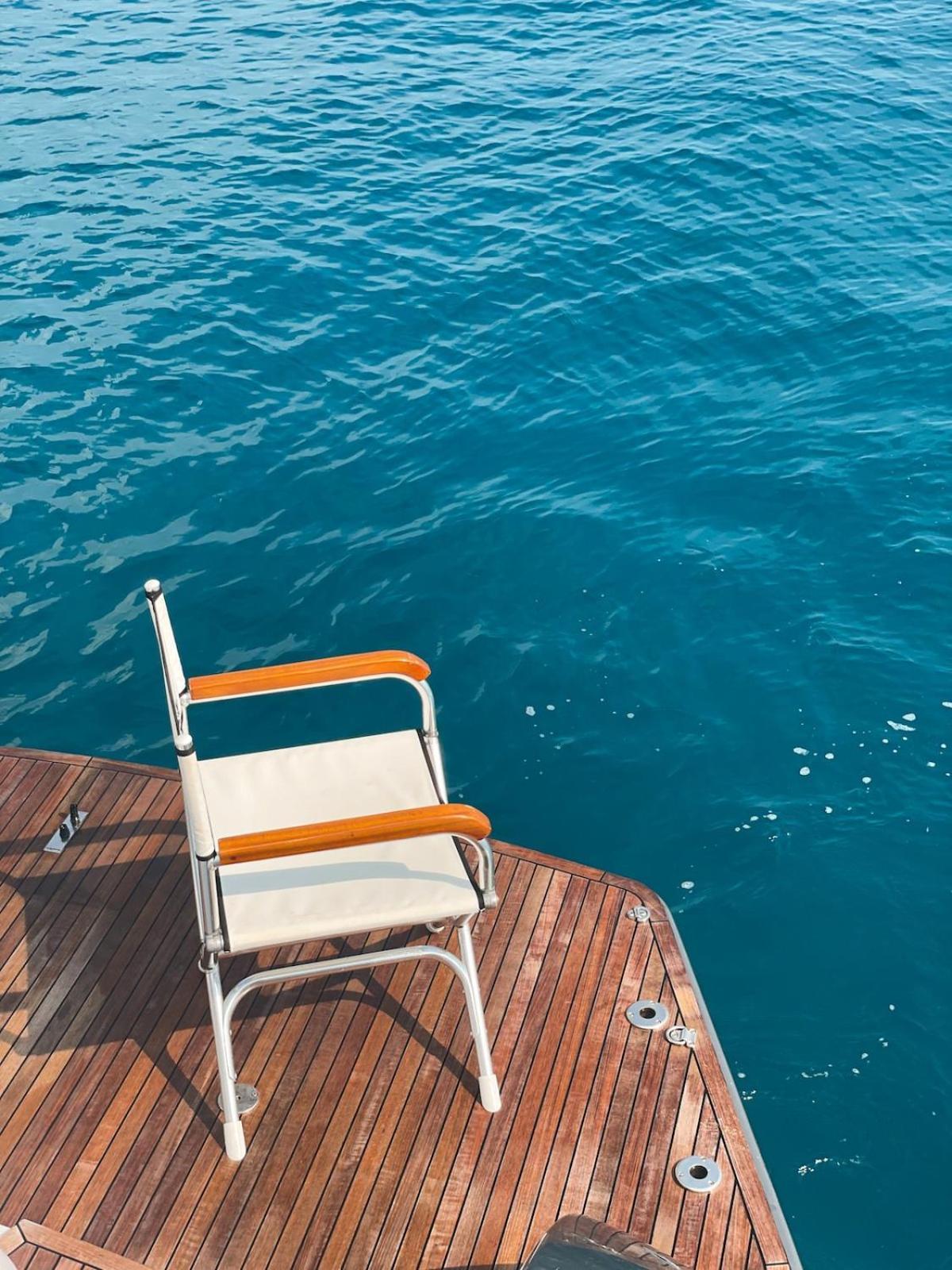 Botel Luxury Private Yacht