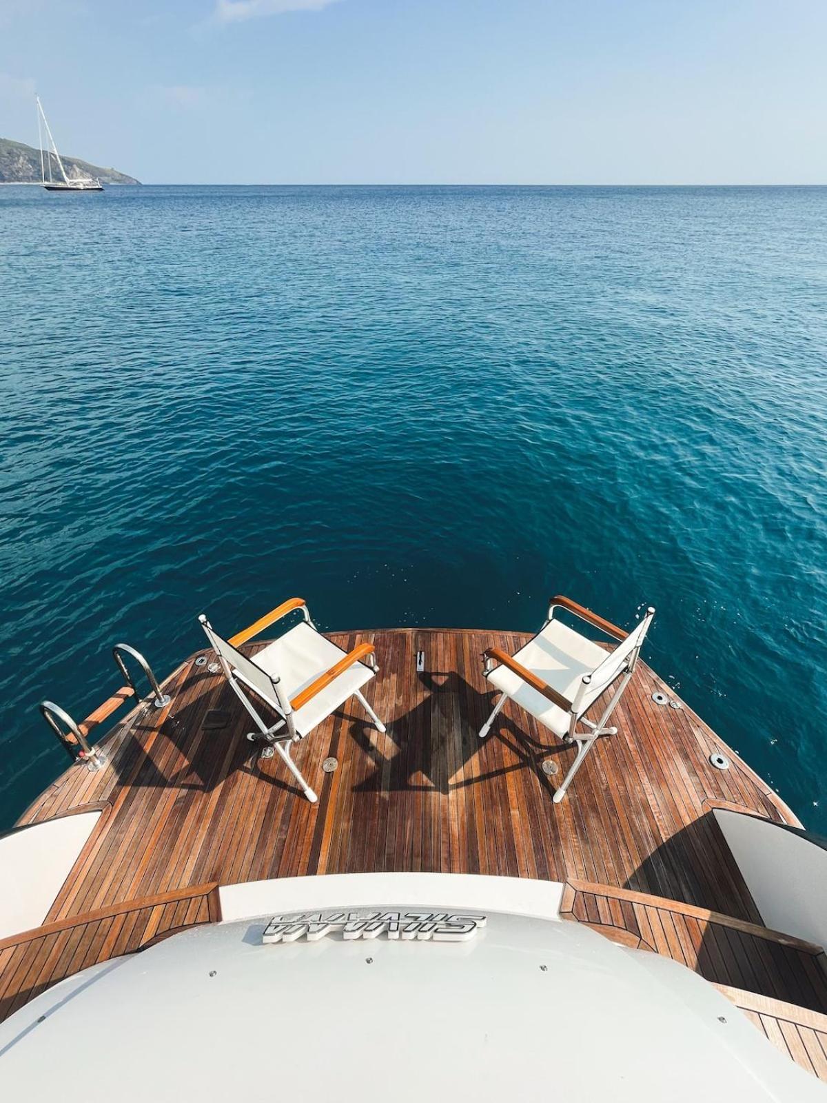 Botel Luxury Private Yacht