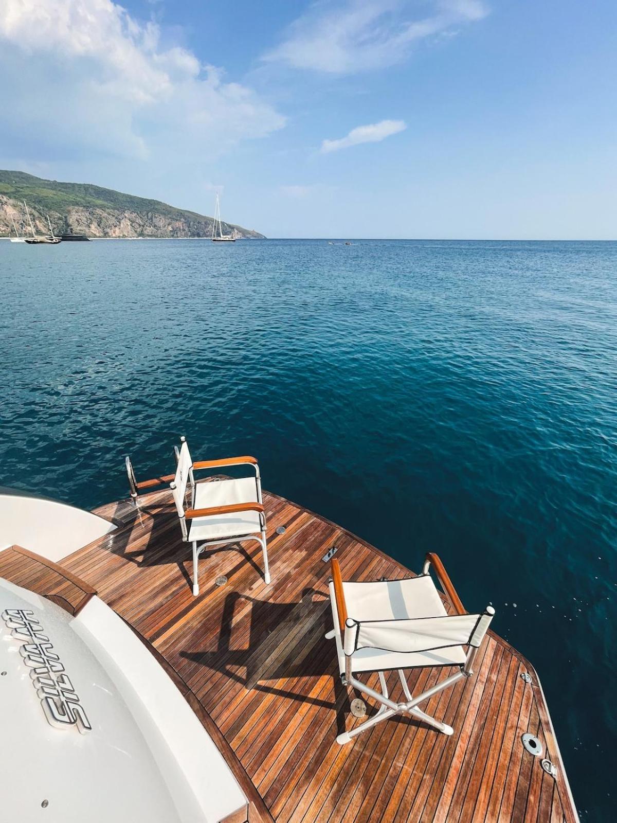 Botel Luxury Private Yacht